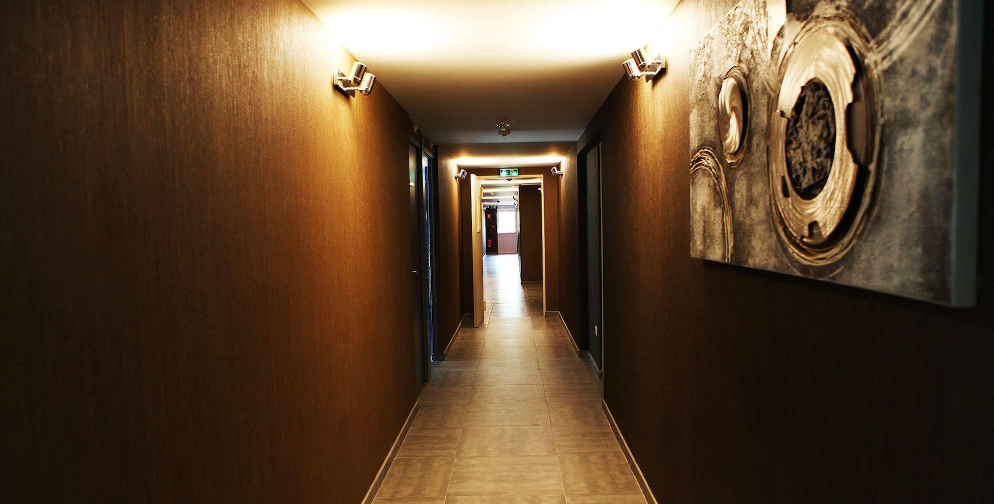 Hotel Le Coudon La Farlède エクステリア 写真